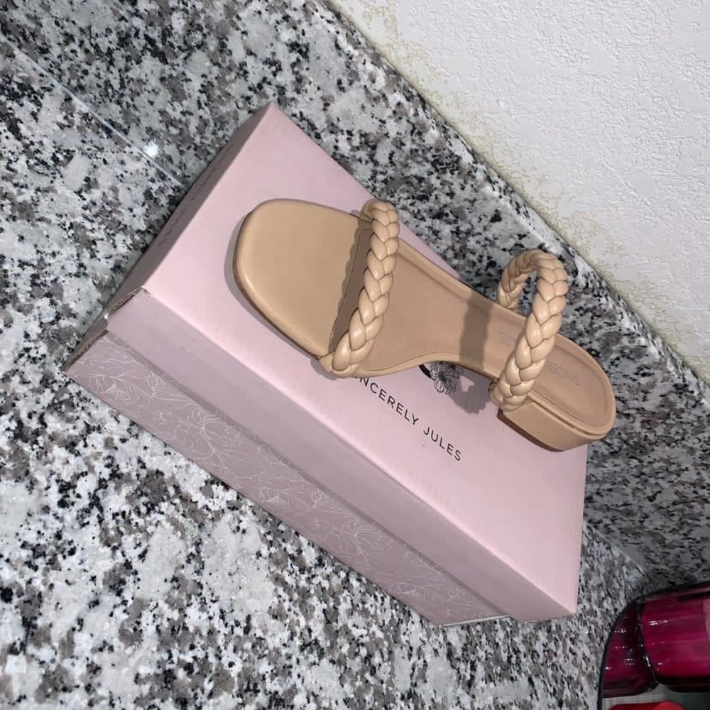 Sincerely pumps